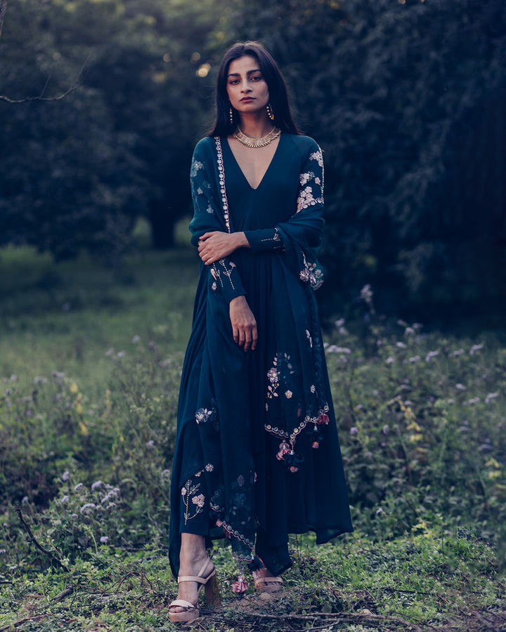 Pleated Kurta paired with Pants and Dupatta (SW08)