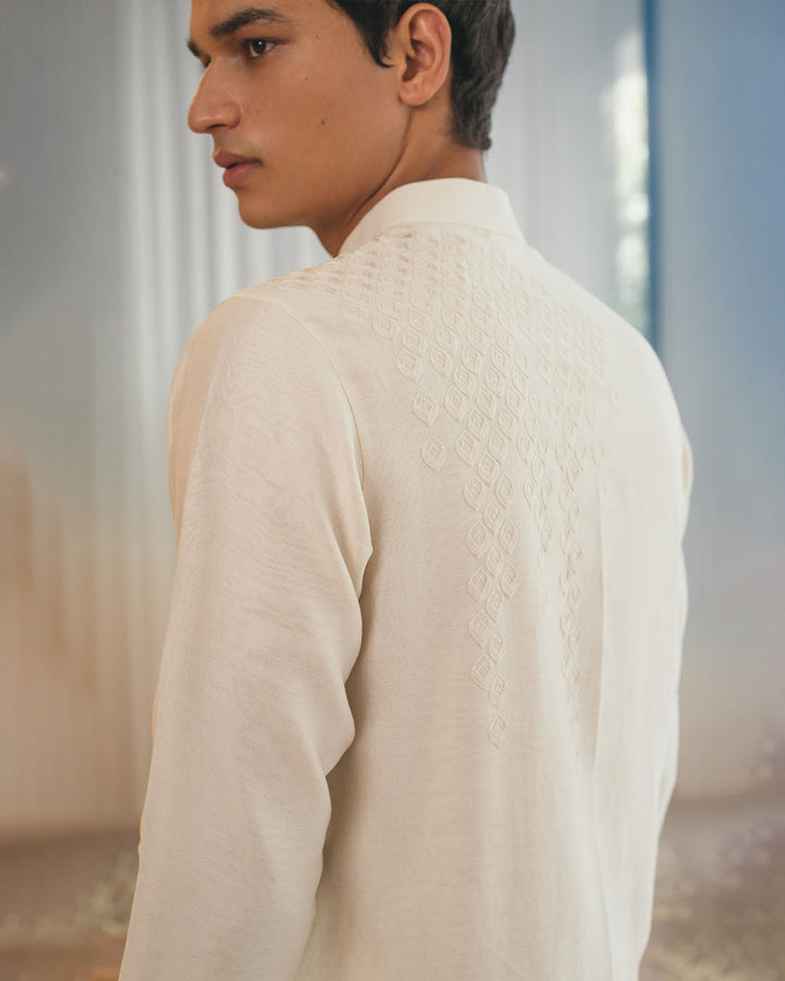 IVORY EMBROIDERED KURTA (MWKT14)