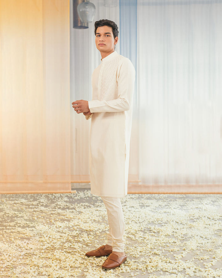 IVORY EMBROIDERED KURTA (MWKT14)